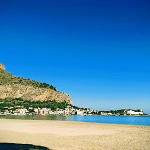 Green House Beach Affittacamere Mondello