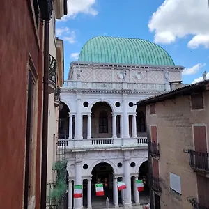 Vicenza Room Vicenza